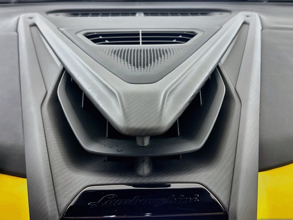 Used 2024 Lamborghini Revuelto AWD/4WD image 27
