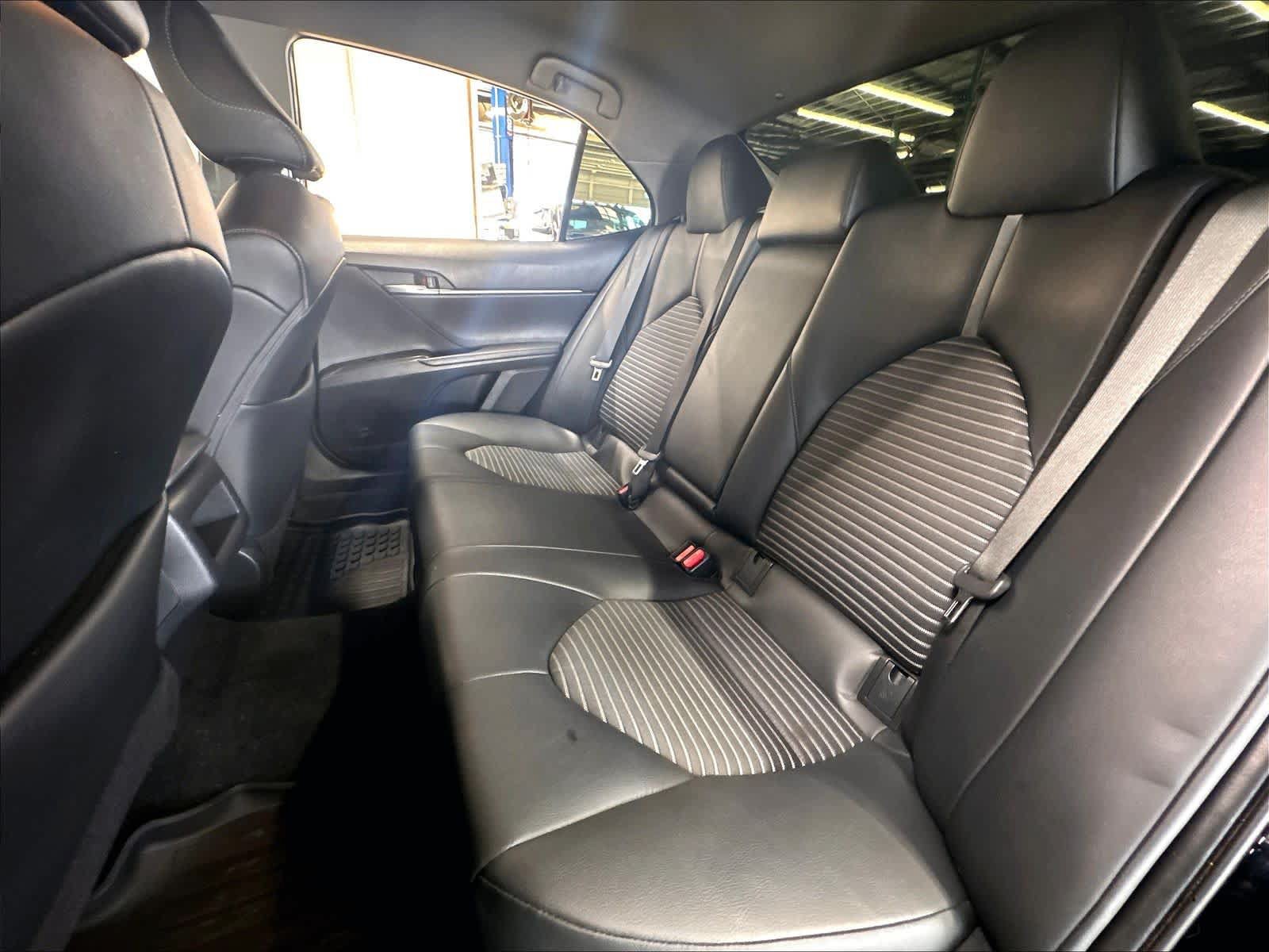 Used 2022 Toyota Camry SE w/ Convenience Package FWD image 24