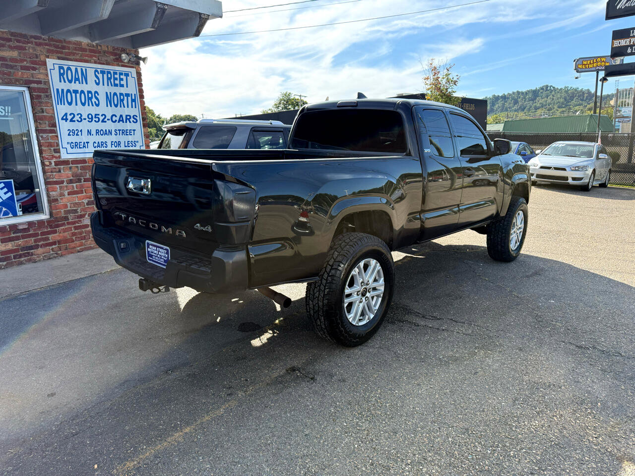 Used 2017 Toyota Tacoma SR image 4