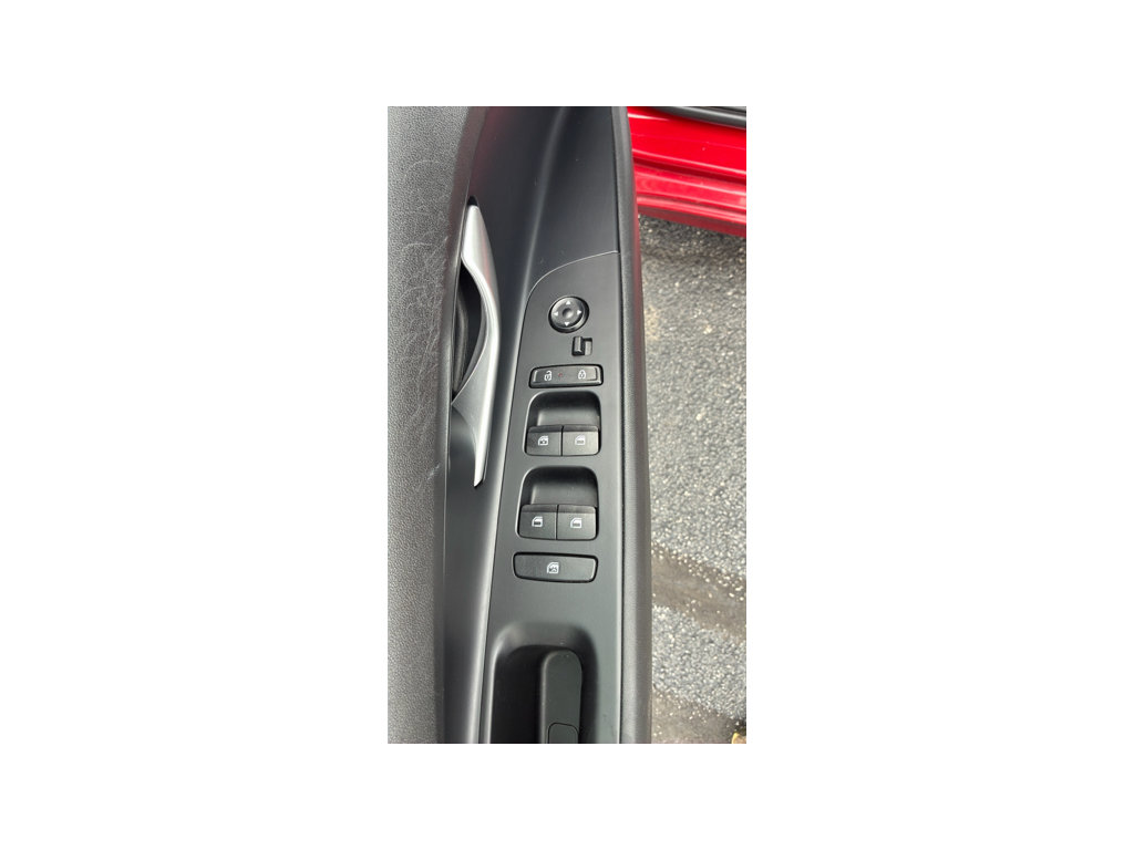 Used 2025 Hyundai Elantra SEL FWD image 12