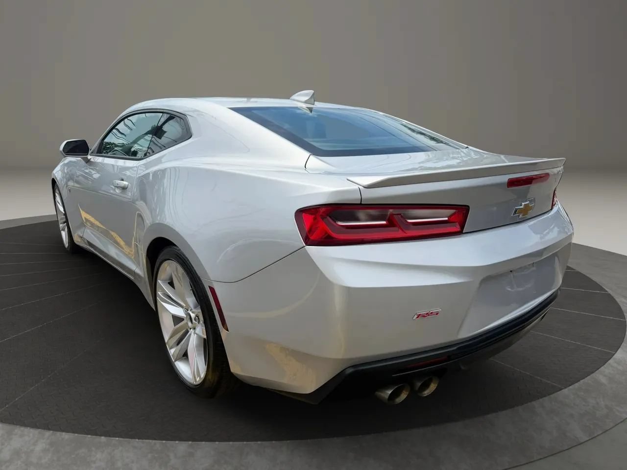 Used 2018 Chevrolet Camaro LT w/ RS Package RWD image 7