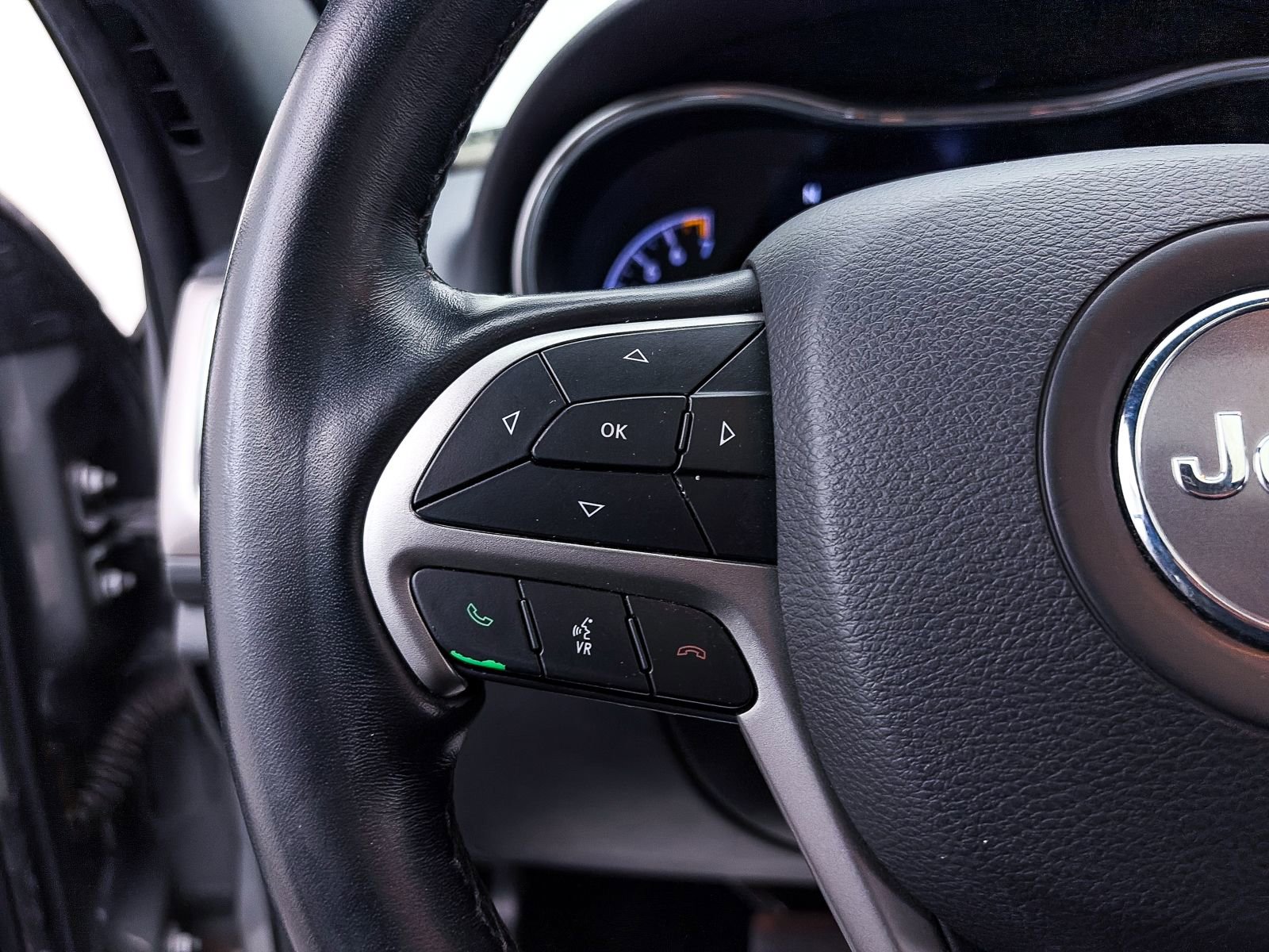 Used 2020 Jeep Grand Cherokee Altitude image 29