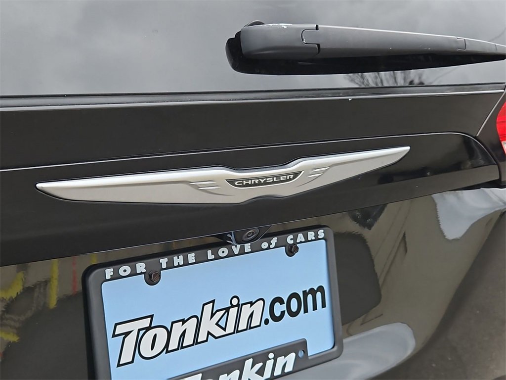 Used 2023 Chrysler Voyager LX image 24