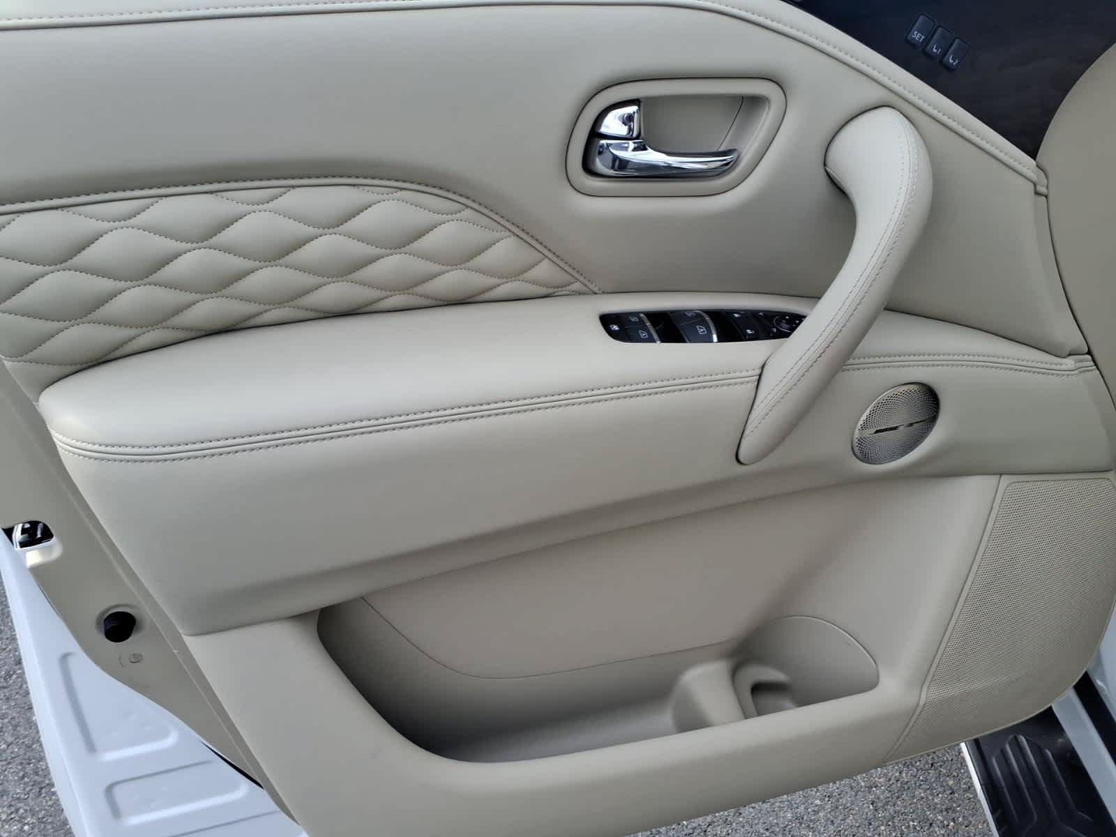 Certified 2024 INFINITI QX80 Sensory AWD/4WD image 17