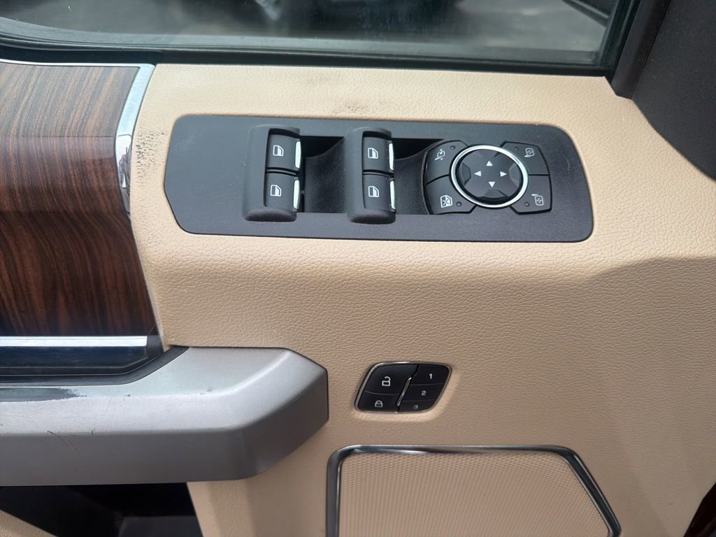 Used 2017 Ford F150 Lariat image 10