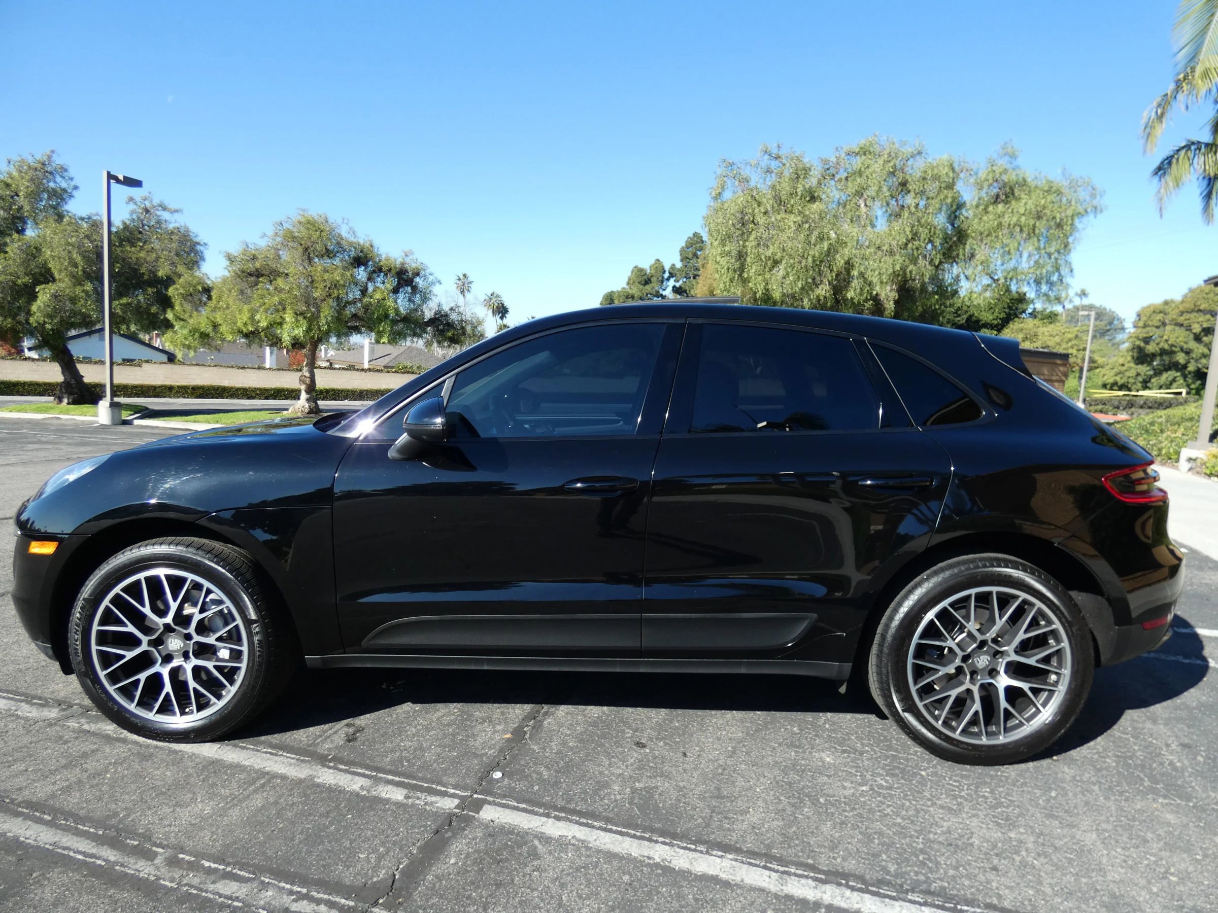 Used 2018 Porsche Macan Sport Edition image 14