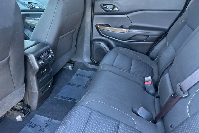 Used 2023 GMC Acadia SLE image 14
