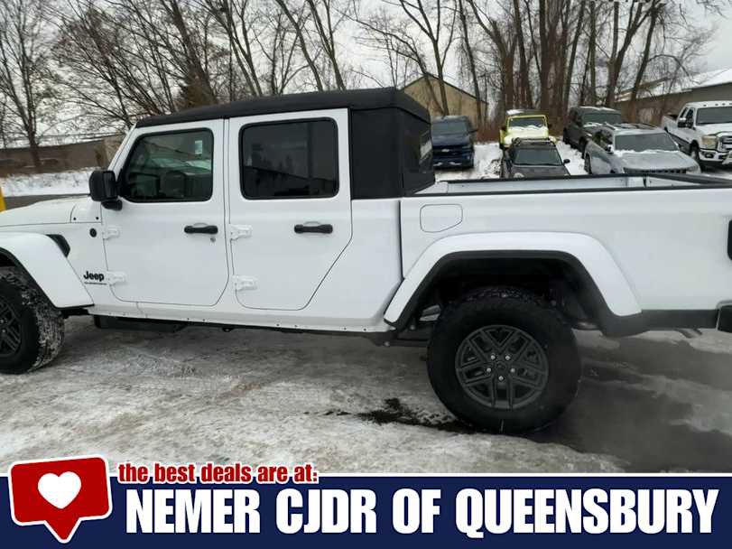 New 2026 Jeep Gladiator Sport AWD/4WD image 6