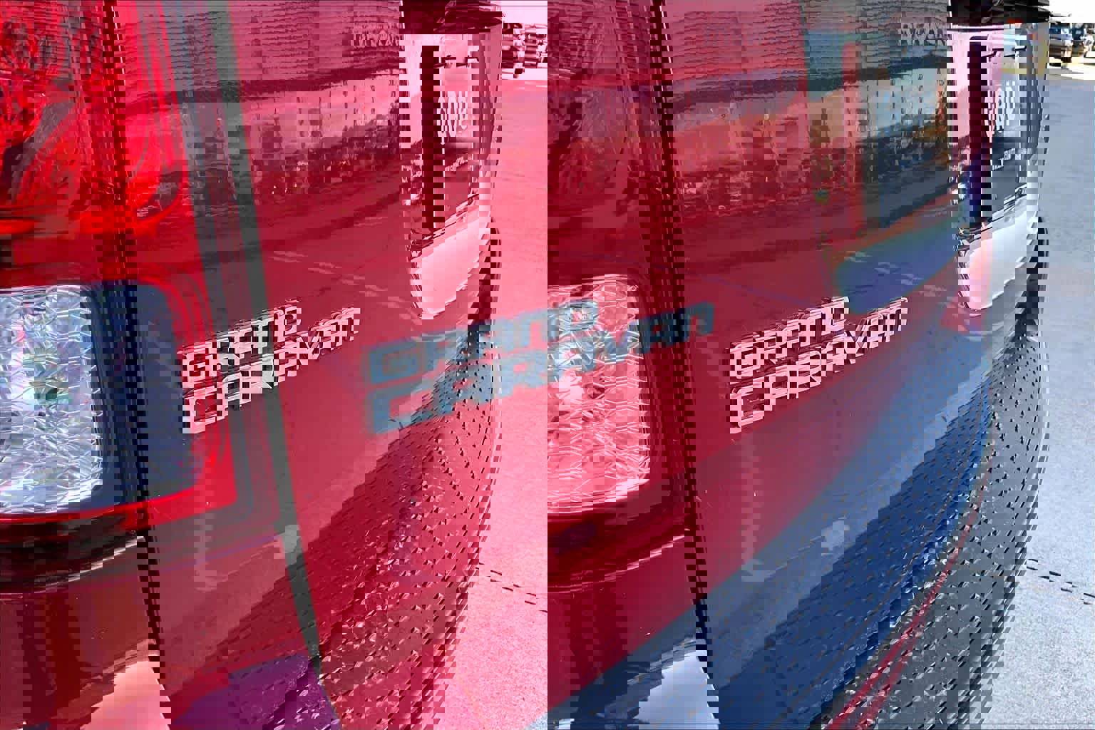 Used 2016 Dodge Grand Caravan SE image 8