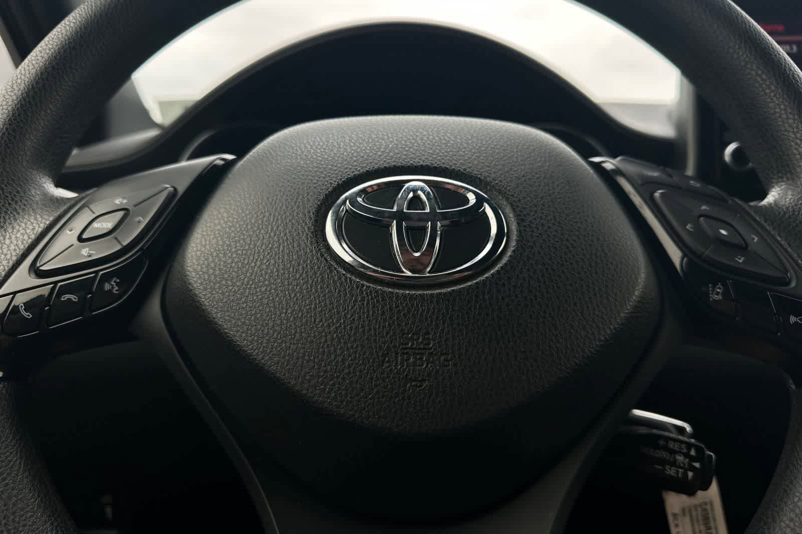 Used 2019 Toyota C-HR LE FWD image 24