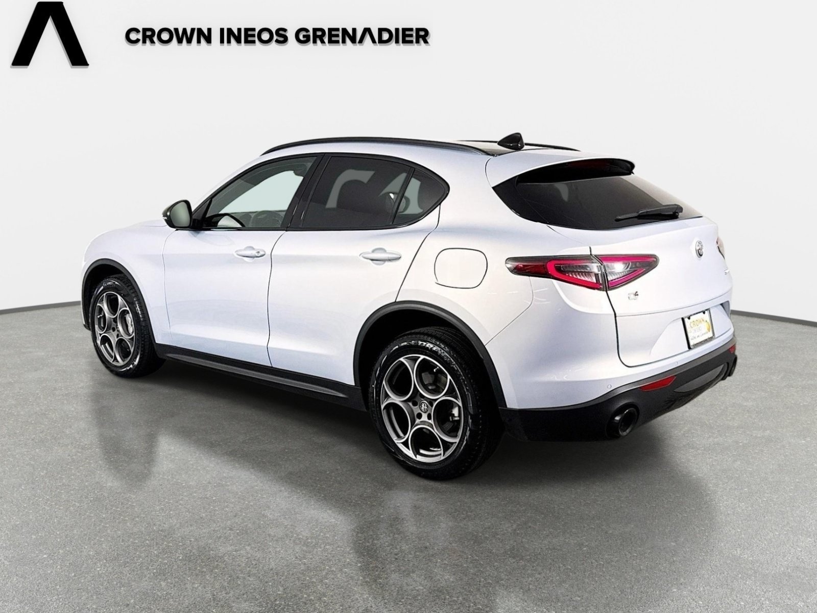Used 2025 Alfa Romeo Stelvio Sprint AWD/4WD image 7