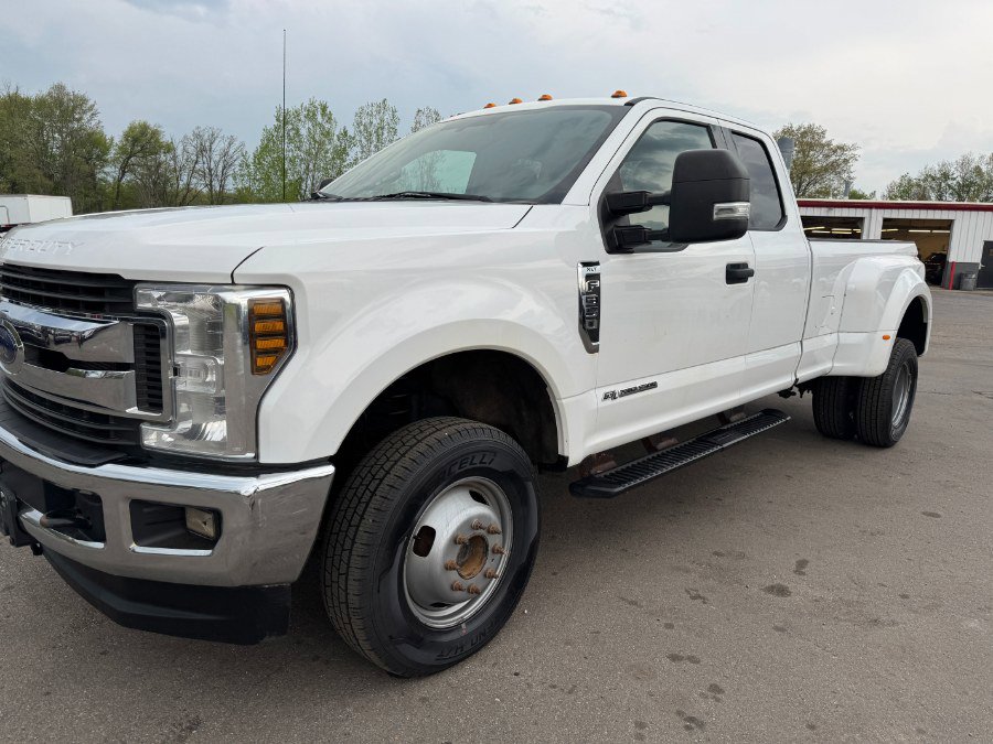 Used 2019 Ford F350 XLT w/ XLT Value Package AWD/4WD image 9
