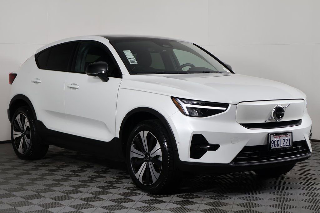 Used 2023 Volvo C40 P8 Recharge Plus image 3