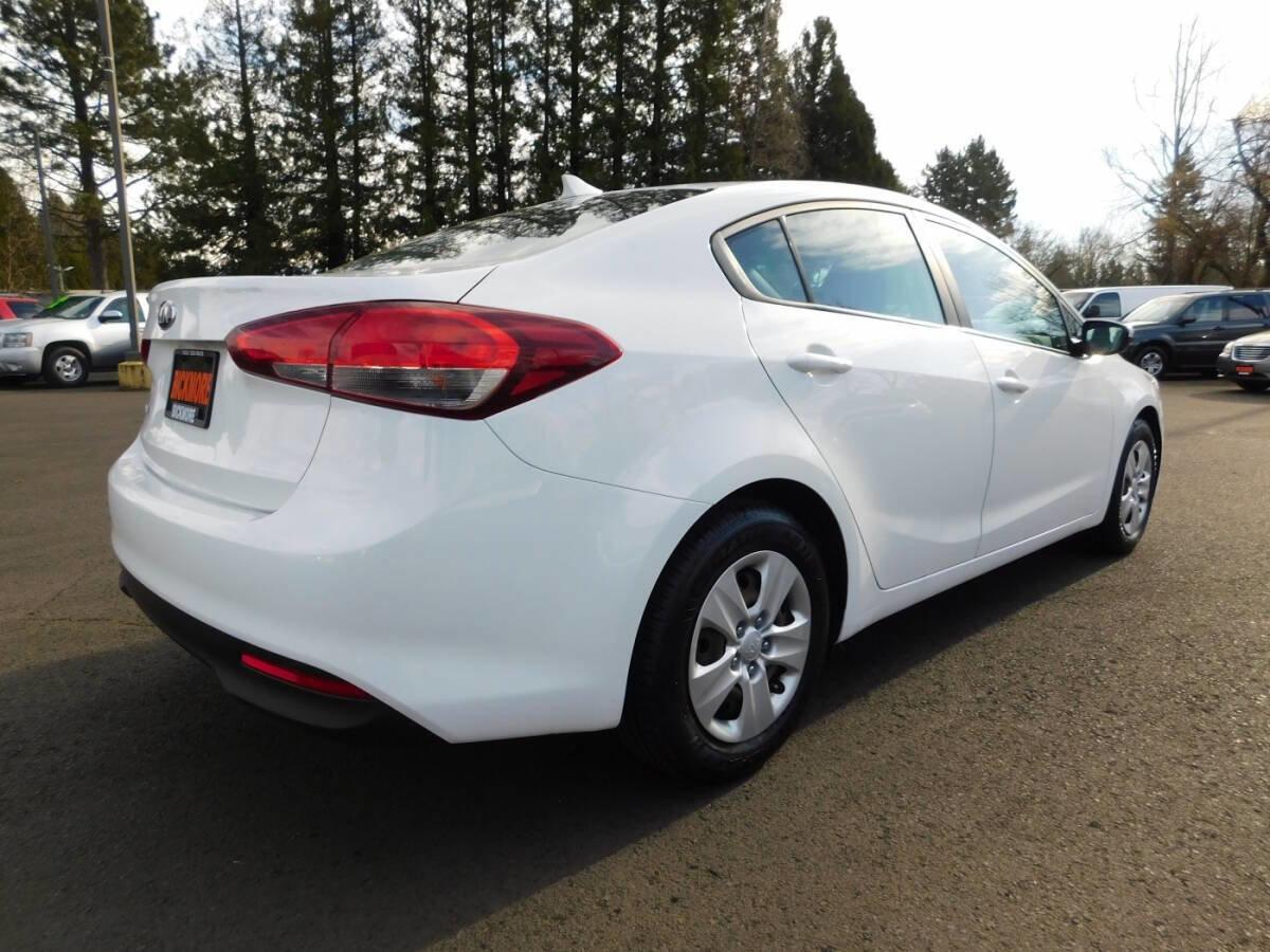 Used 2017 Kia Forte LX FWD image 2