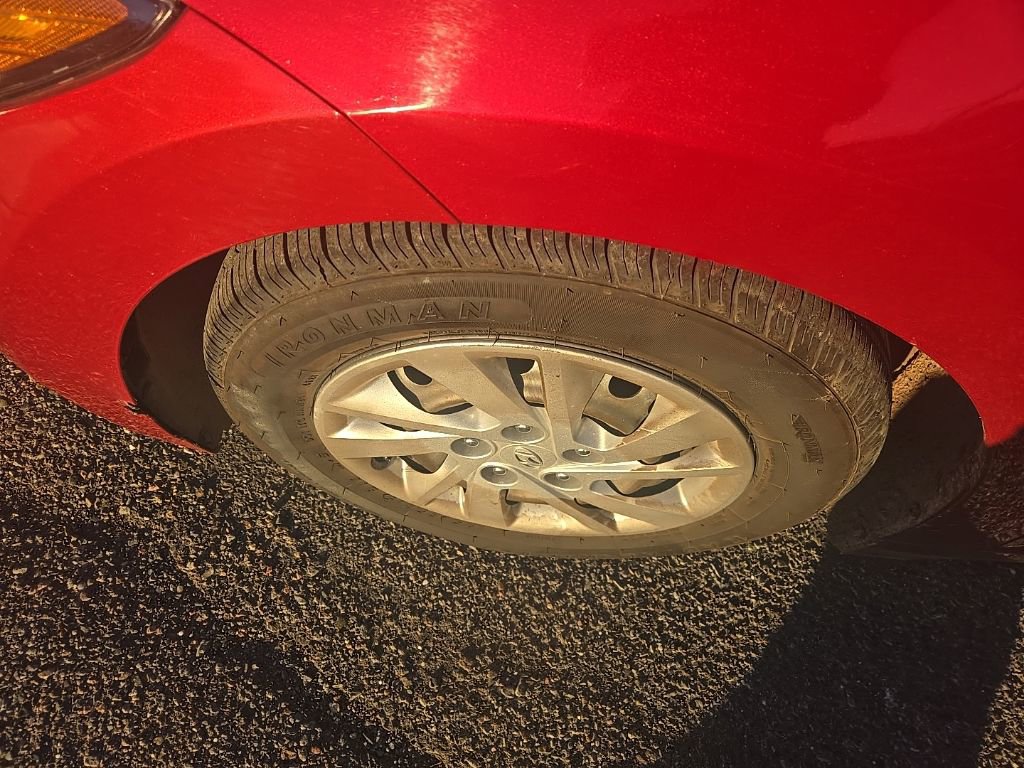 Used 2018 Hyundai Elantra SE w/ Cargo Package image 6