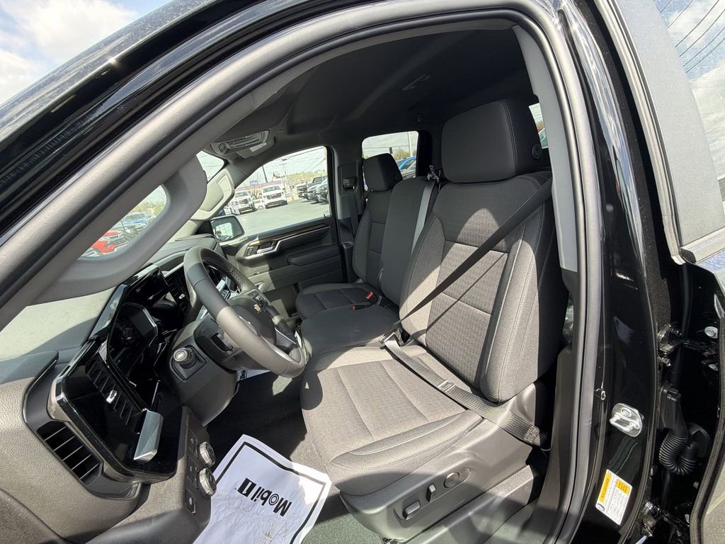 New 2026 Chevrolet Silverado 1500 LT image 17