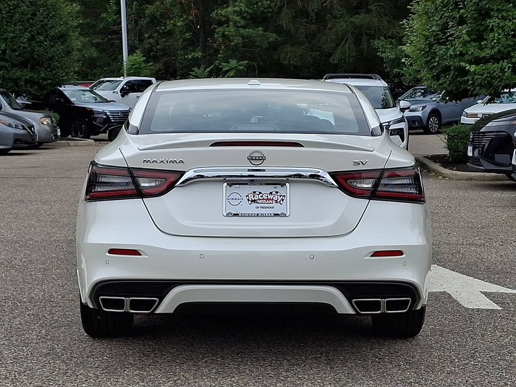 Used 2023 Nissan Maxima SV w/ Floor Mat Group FWD image 7