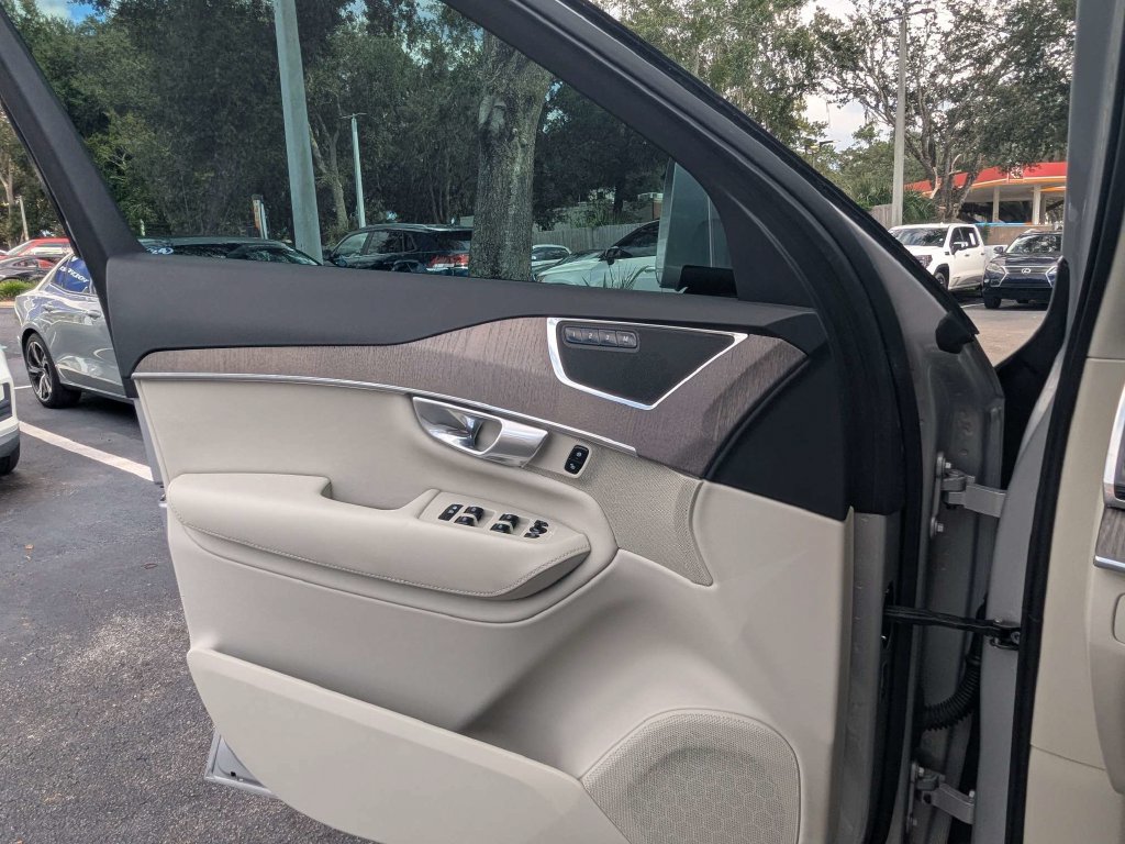 Certified 2023 Volvo XC90 B5 Plus w/ Protection Package Premier AWD/4WD image 31