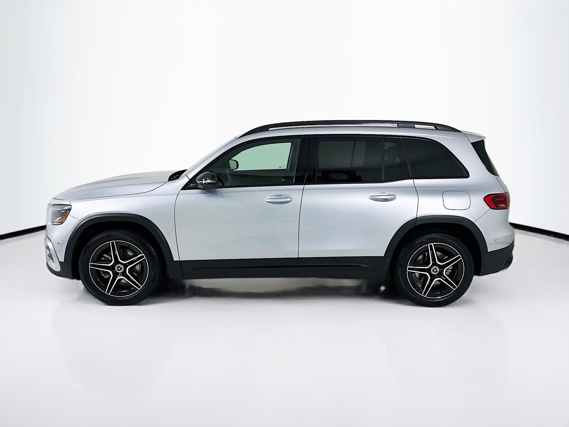 New 2026 Mercedes-Benz GLB 250 image 5