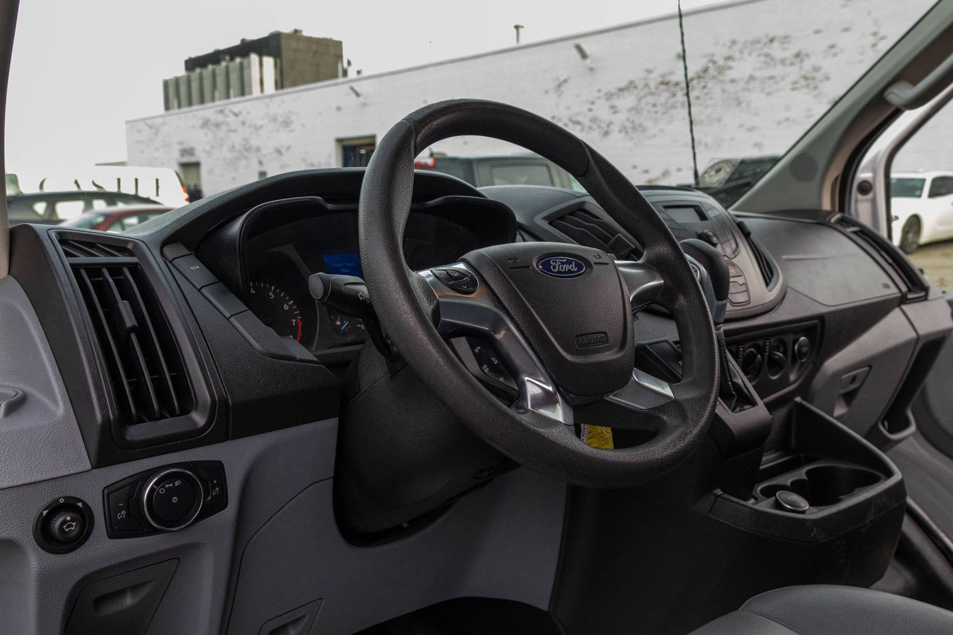 Used 2019 Ford Transit 250 130 Medium Roof image 4