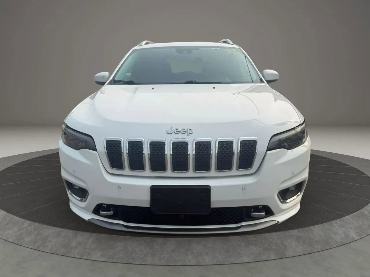 Used 2019 Jeep Cherokee Overland w/ Technology Group image 2