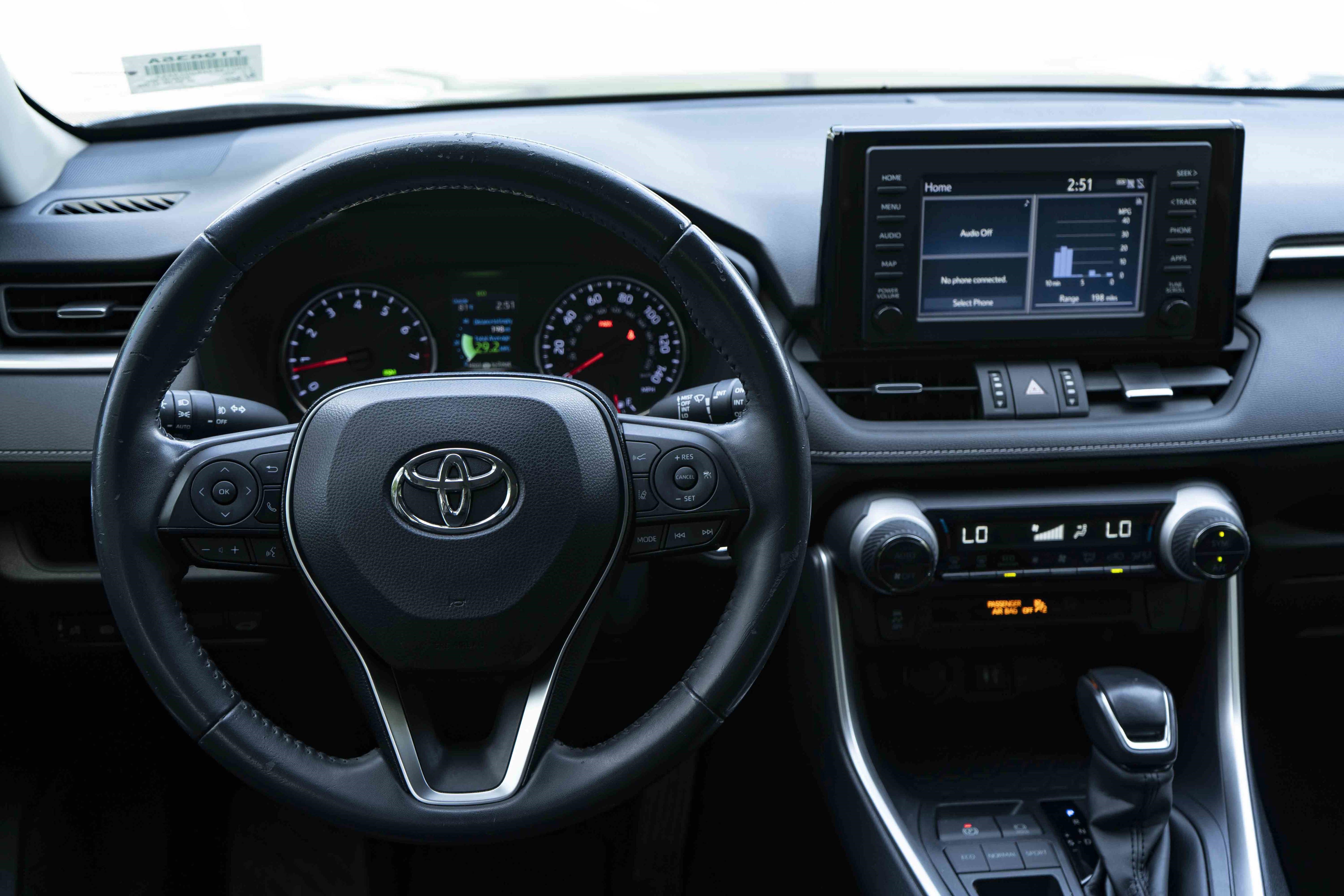 Used 2019 Toyota RAV4 XLE Premium image 19