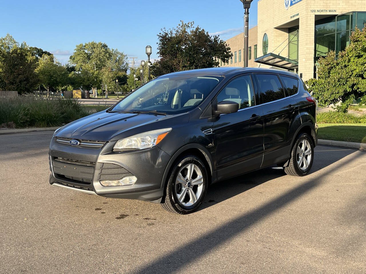 Used 2015 Ford Escape SE AWD/4WD image 1