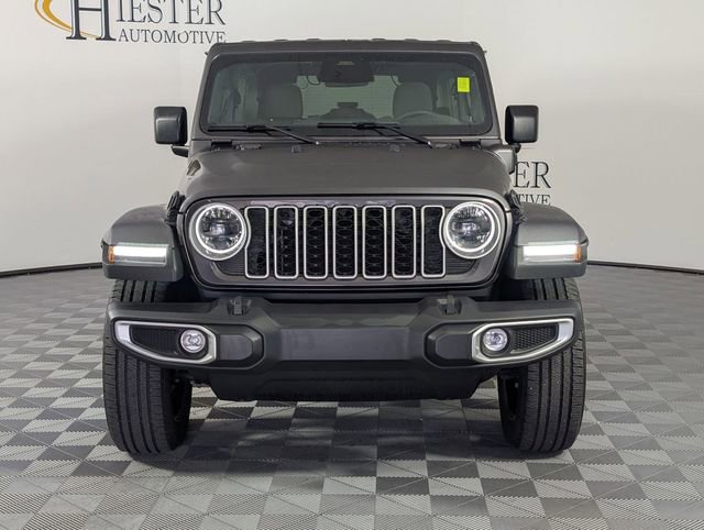 Used 2025 Jeep Wrangler Unlimited Sahara AWD/4WD image 3