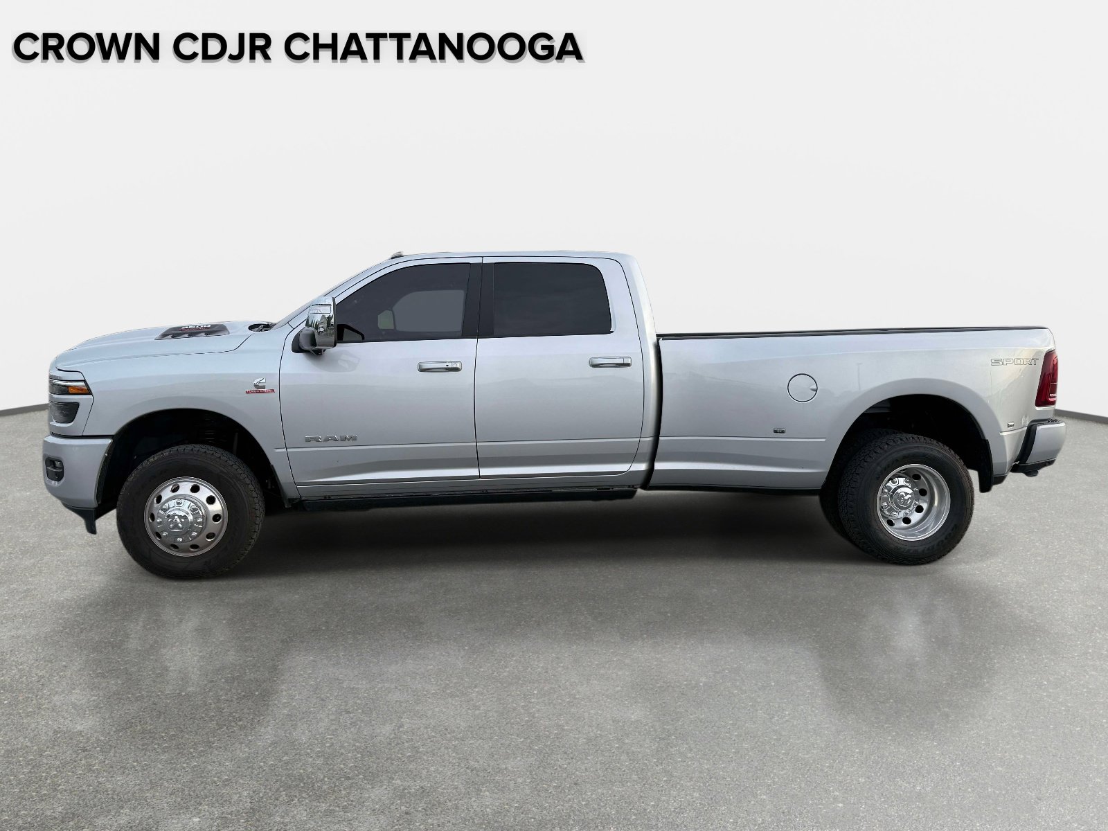 Used 2026 RAM 3500 Laramie AWD/4WD image 2