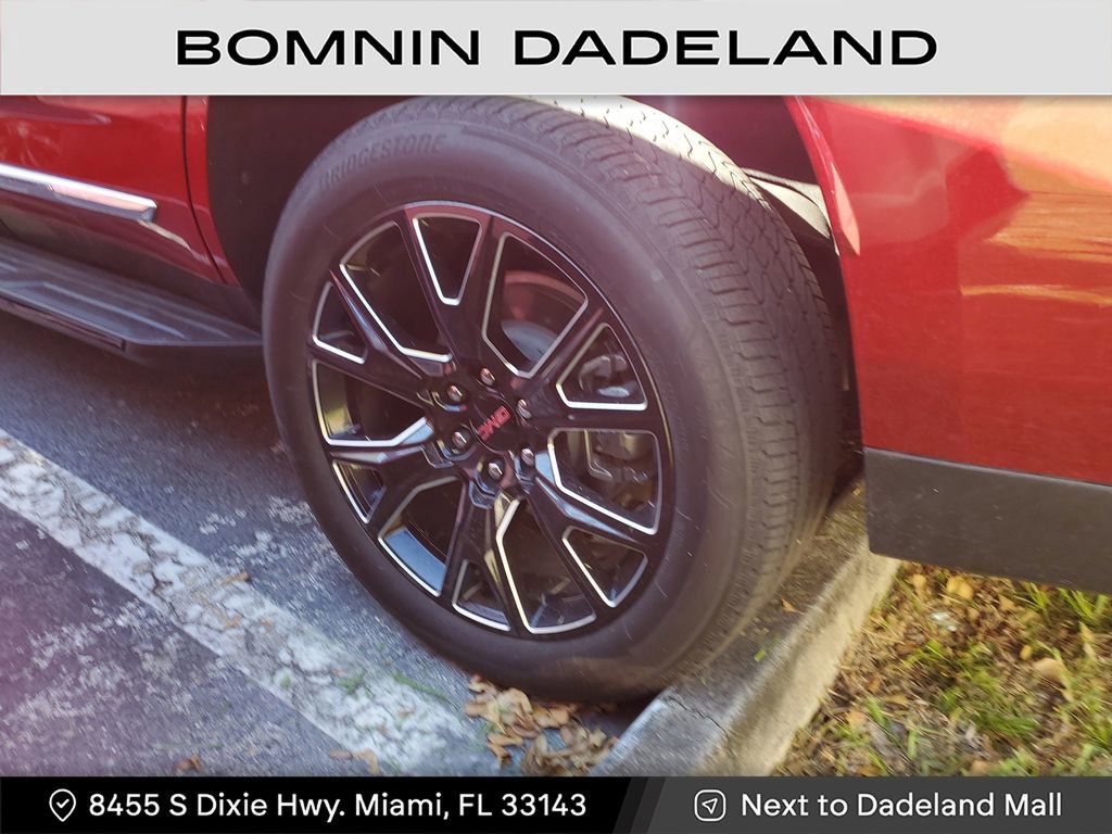 Used 2025 GMC Yukon Elevation image 4