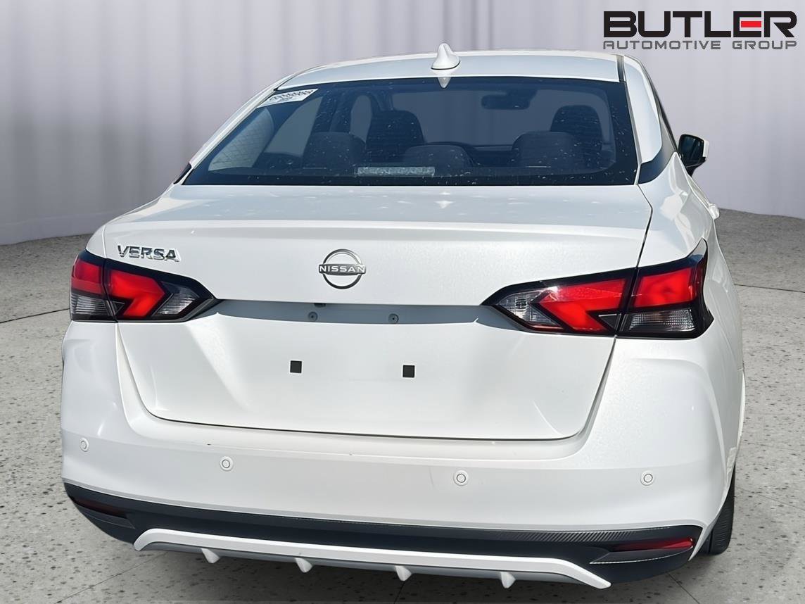 Used 2025 Nissan Versa SV image 8
