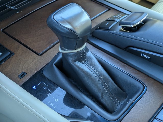 Used 2021 Lexus LX 570 4WD w/ Luxury Package image 10