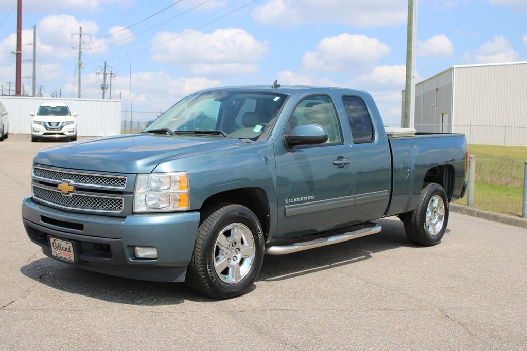 Used 2013 Chevrolet Silverado 1500 LTZ image 2