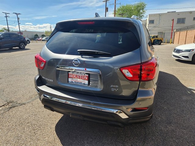 Used 2020 Nissan Pathfinder SV AWD/4WD image 2