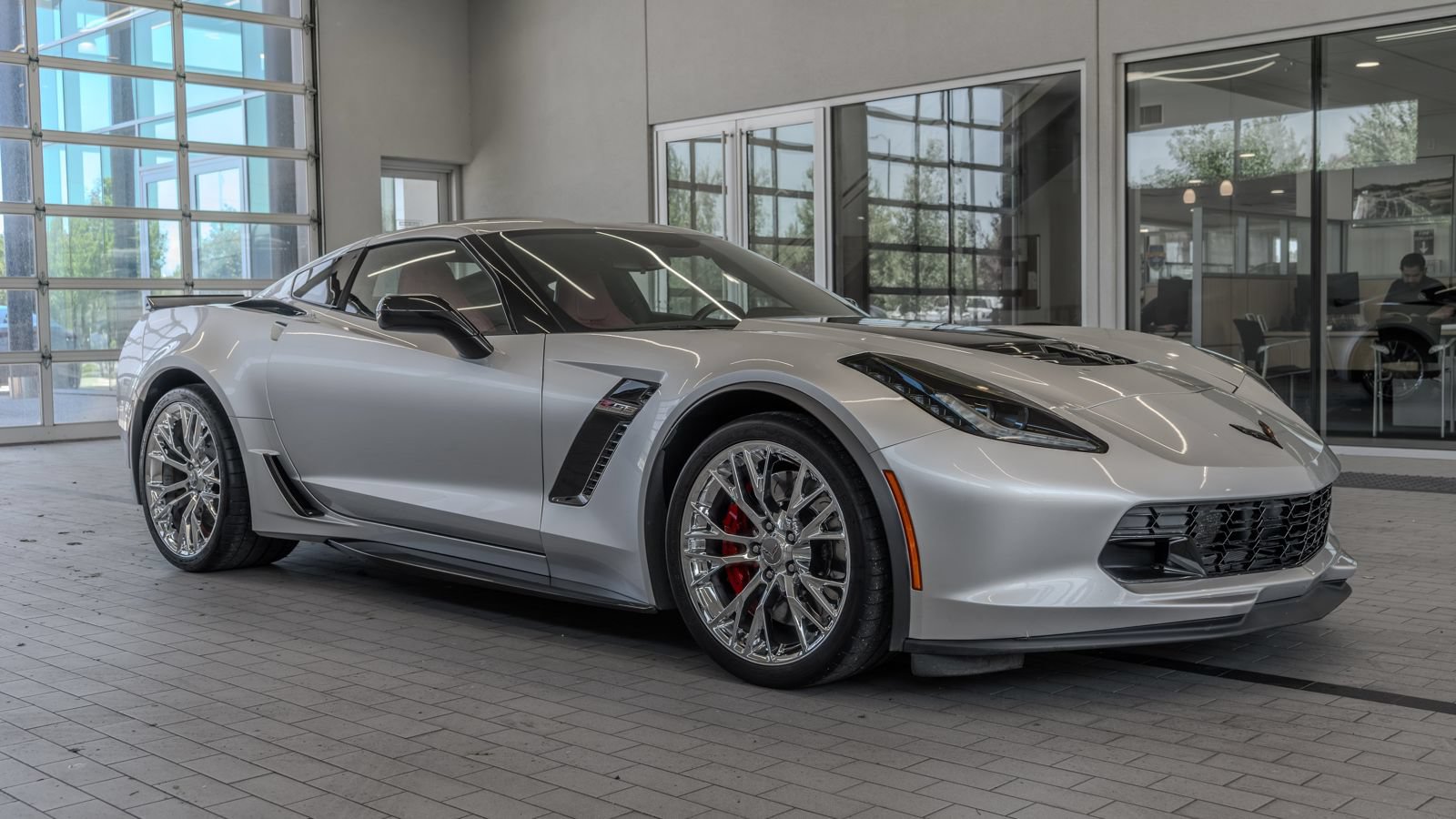 Used 2017 Chevrolet Corvette Z06 w/ Battery Protection Package RWD image 11