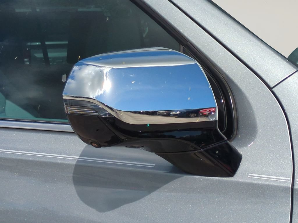 New 2026 Chevrolet Suburban Premier RWD image 11