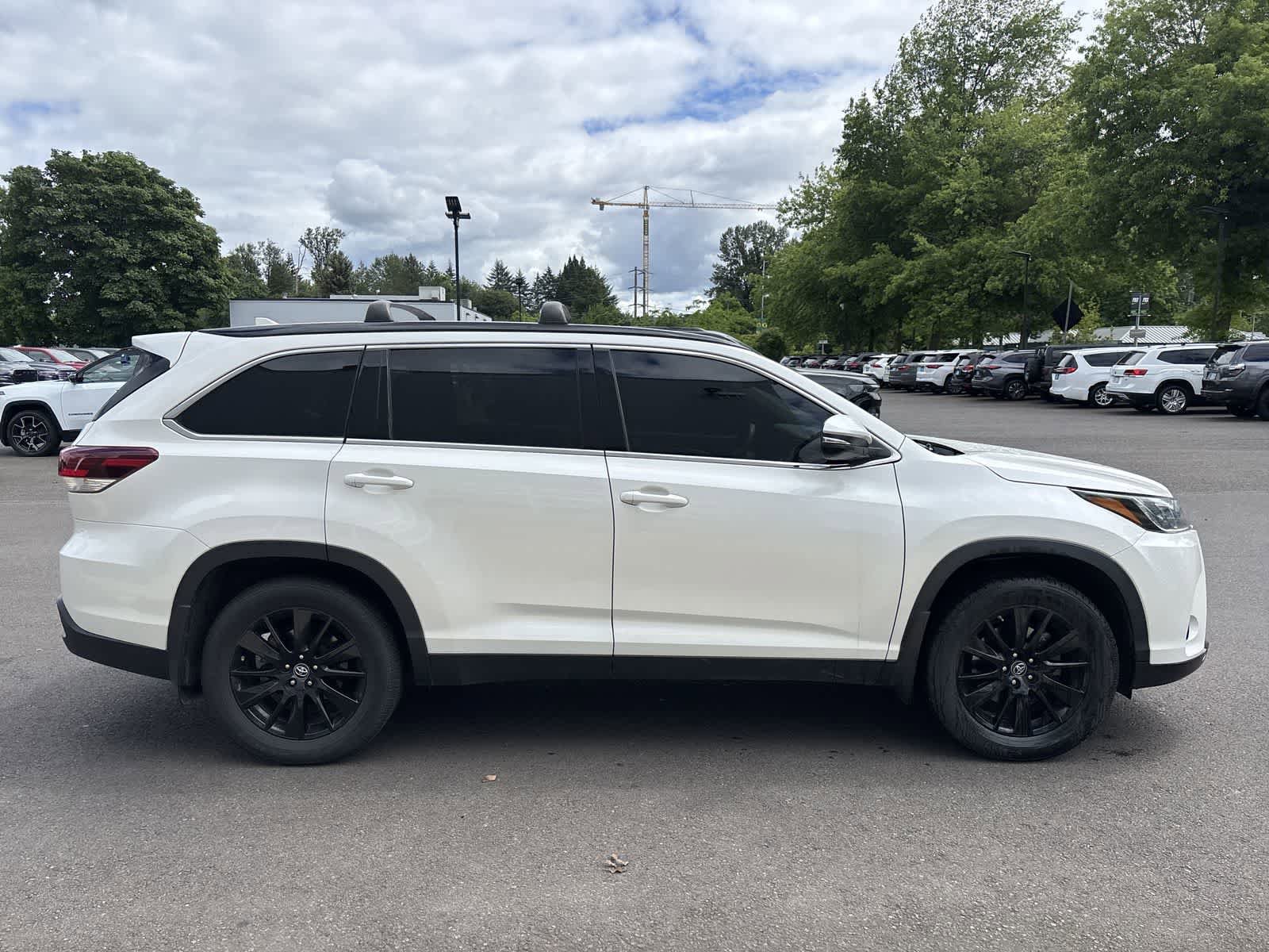Used 2019 Toyota Highlander SE AWD/4WD image 5