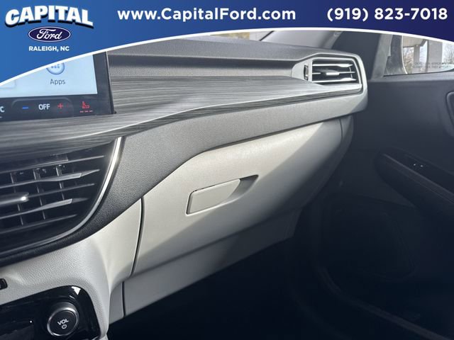 Certified 2025 Ford Escape SE w/ PHEV Premium Package image 26