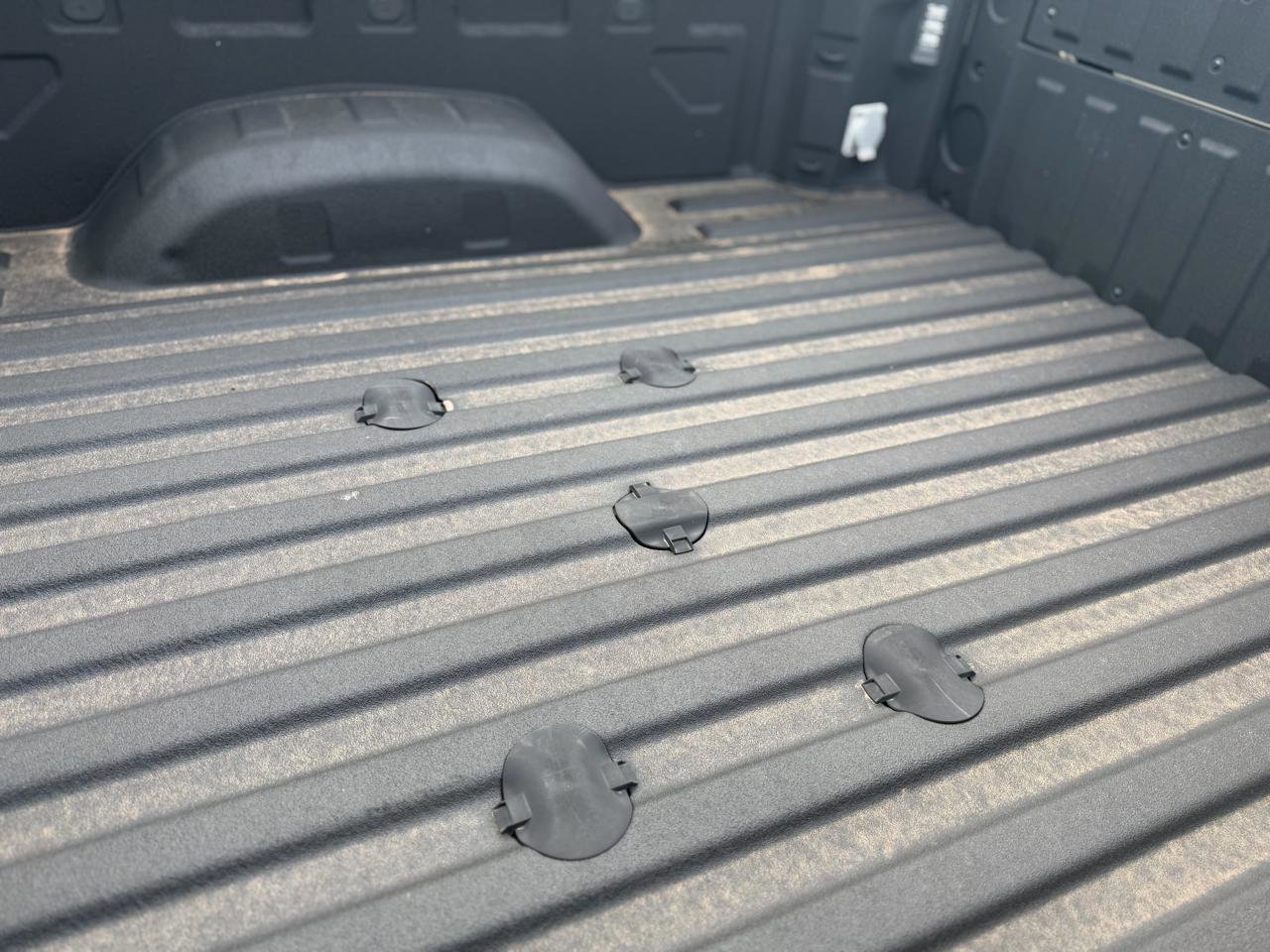 Used 2022 Chevrolet Silverado 2500 High Country w/ LPO, Dark Essentials Package AWD/4WD image 9