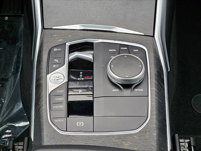 Used 2024 BMW 330e image 14