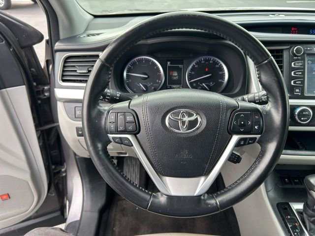 Used 2018 Toyota Highlander Limited image 18