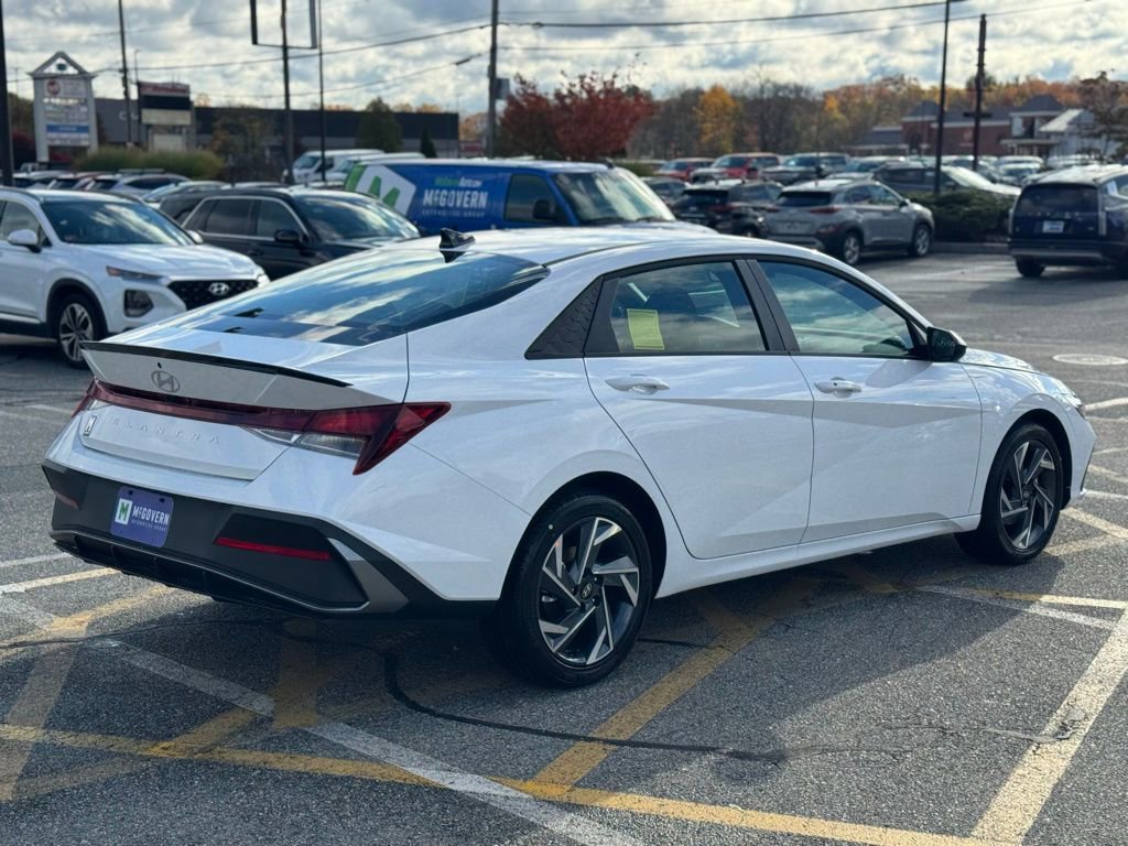 New 2025 Hyundai Elantra Sport image 5