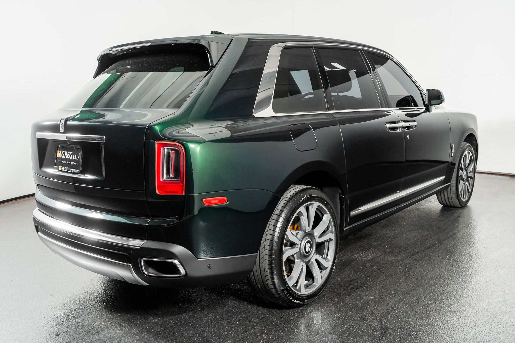Used 2023 Rolls-Royce Cullinan w/ Cullinan Package image 33