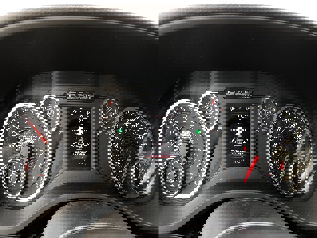 New 2026 RAM 1500 4x4 Crew Cab image 24