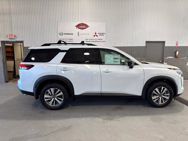 New 2026 Nissan Pathfinder SL AWD/4WD image 2