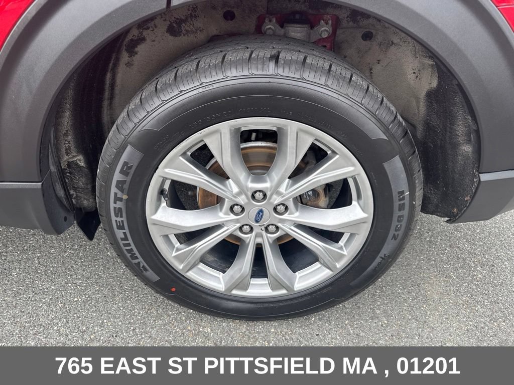Used 2021 Ford Explorer XLT w/ Equipment Group 202A AWD/4WD image 32