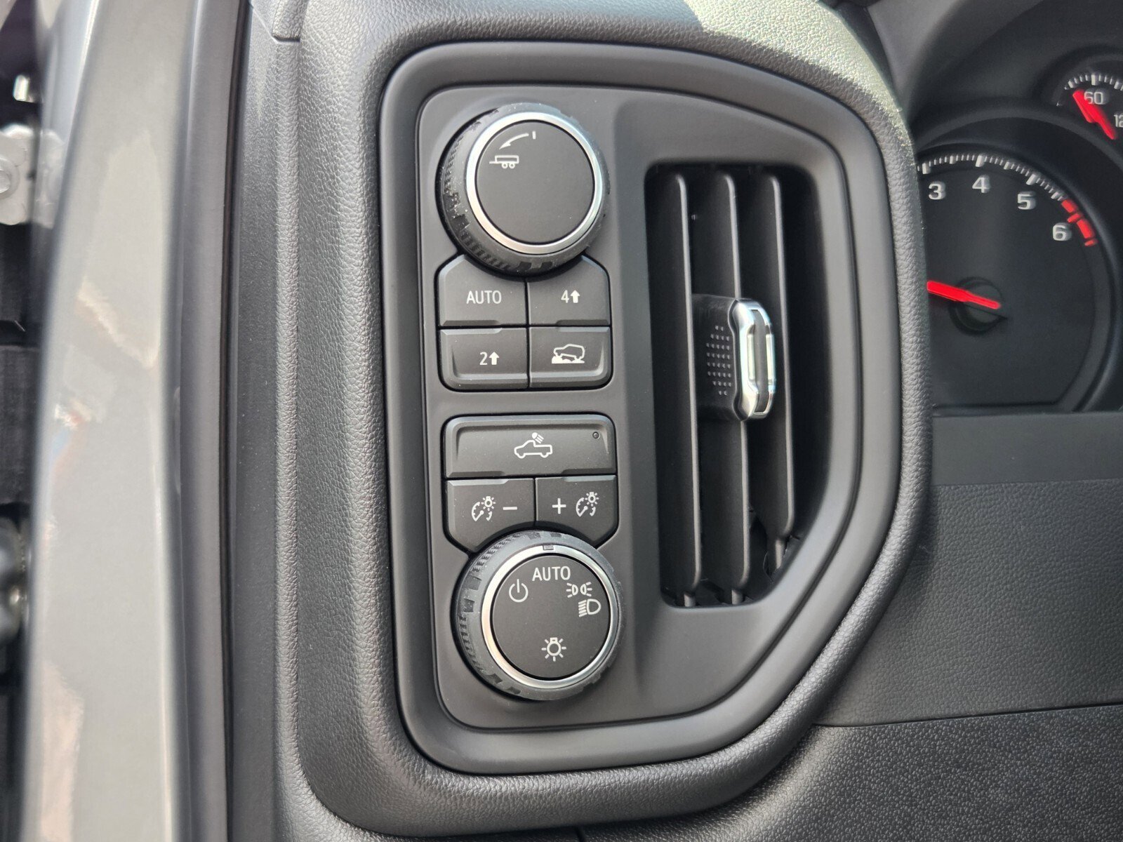 New 2026 Chevrolet Silverado 1500 Custom AWD/4WD image 12