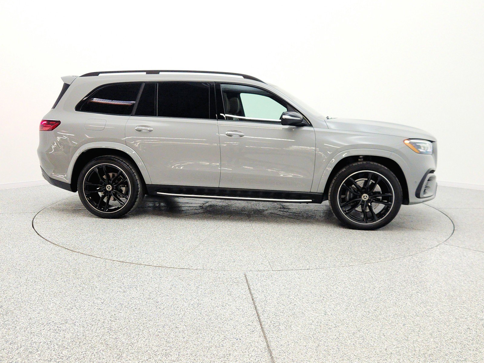 Used 2026 Mercedes-Benz GLS 580 4MATIC image 4