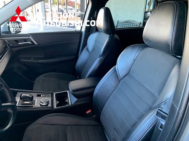Used 2023 Mitsubishi Outlander SE image 11