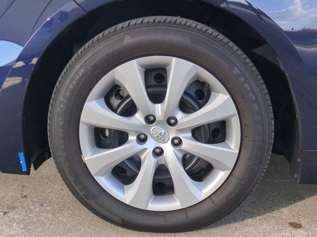 Used 2025 Toyota Corolla LE FWD image 23